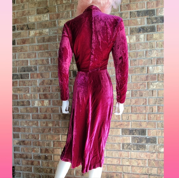 COPY - Vintage 1970's handmade long sleeve velvet magenta swing dress with squa… - Picture 8 of 8